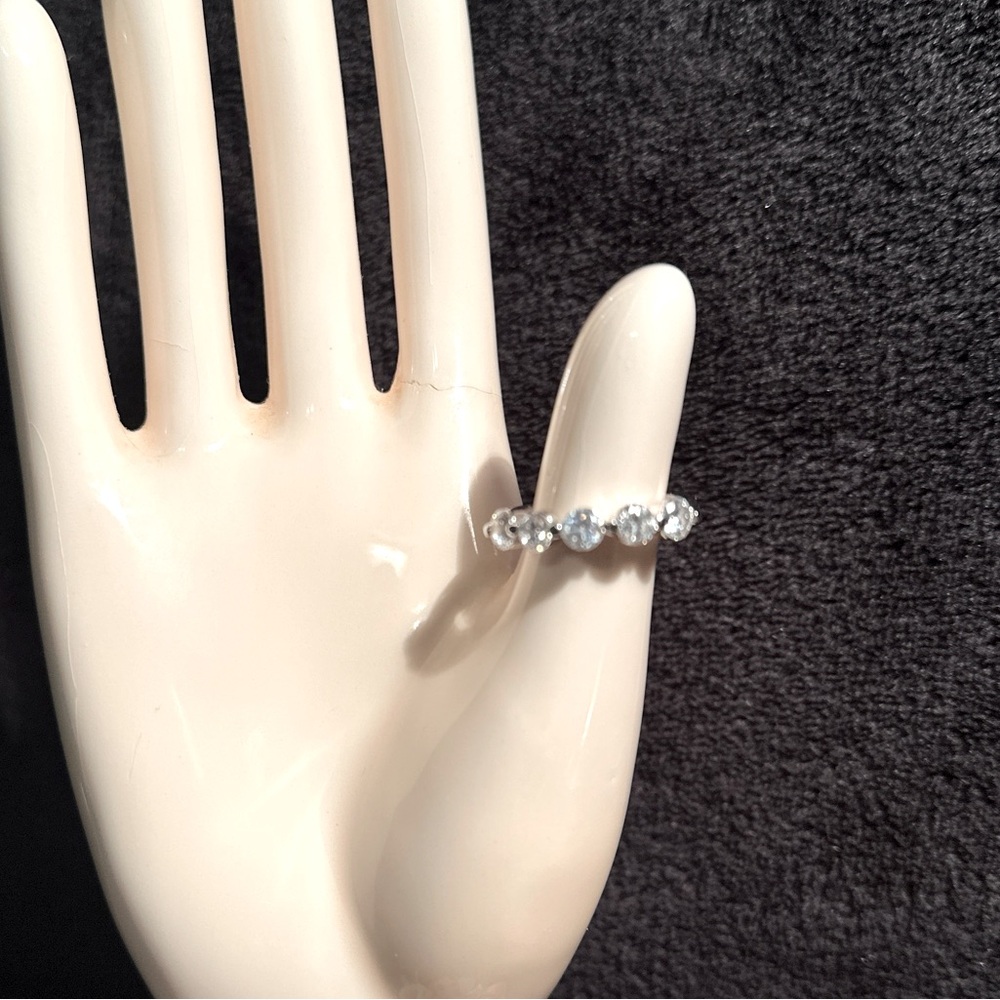 Elegant Silver Women's Ring